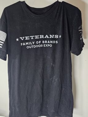 Veterans Family of Brands Outdoor Expo black graphic t-shirt Size Medium